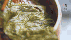 出鍋后撒上蔥花就可以啦。