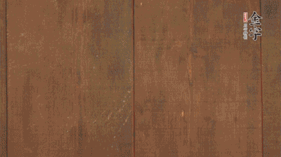 老豆腐切成塊。