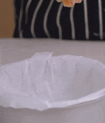 放到容器中，30-36攝氏度的地方發(fā)酵2次。